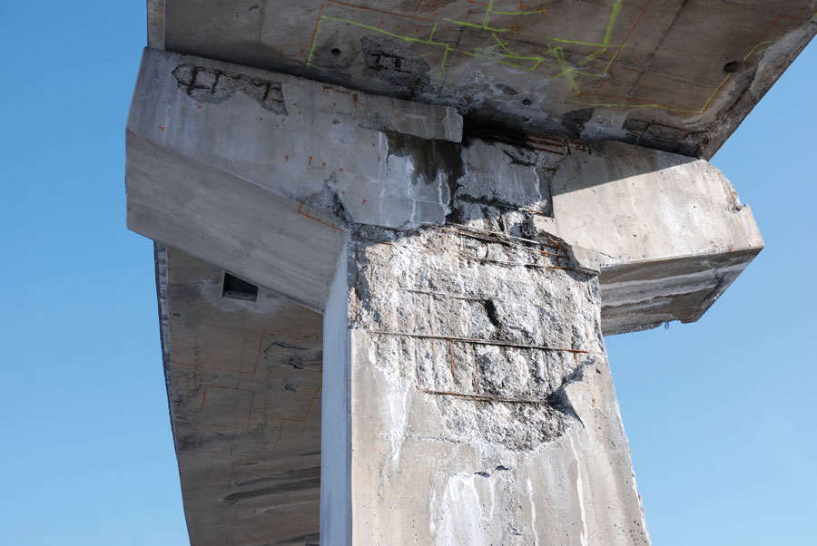 Cracked concrete structure